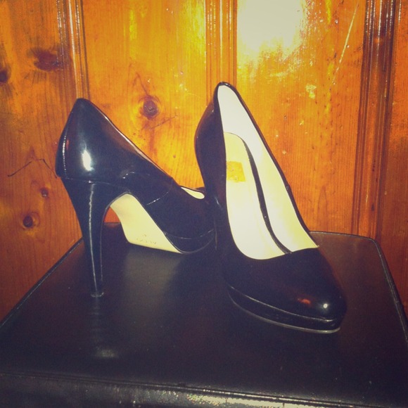 Sexy pair of ALDO pumps black.