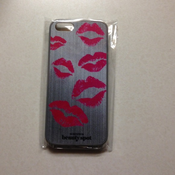 iPhone 5 cover - free w $35+ purchase