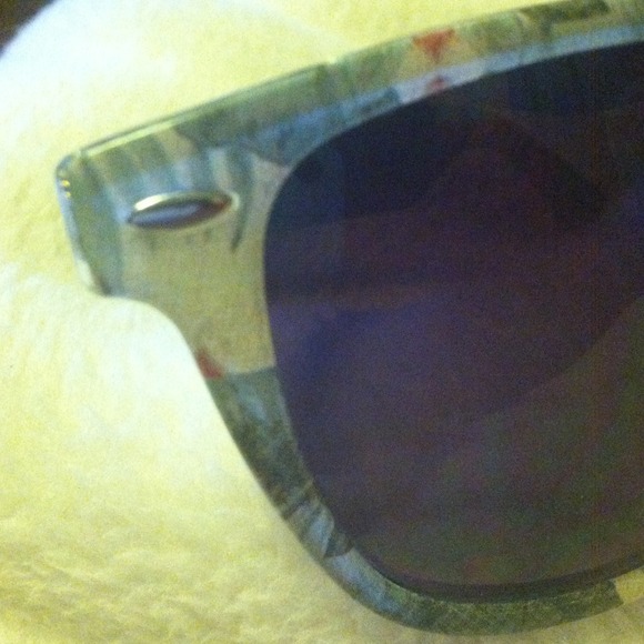 Tropical Flowered Sunglasses - Picture 2 of 4