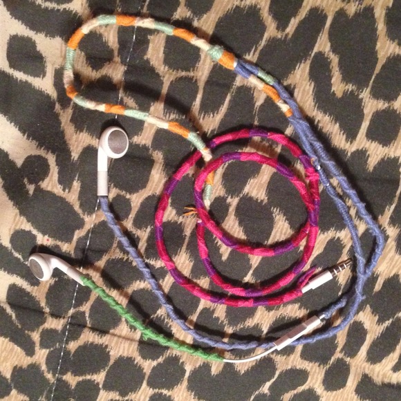 Custom Wrapped Earbuds - Picture 3 of 5