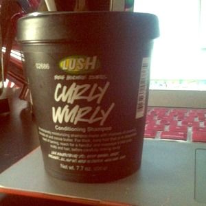 LUSH curly wurly shampoo💆💆💆 ON HOLd