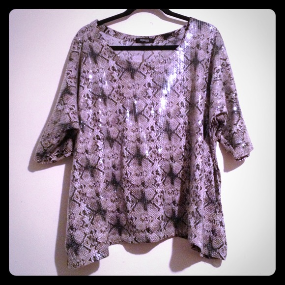 ❗️SALE❗️Style & Co. Snake Print Top - Picture 1 of 4