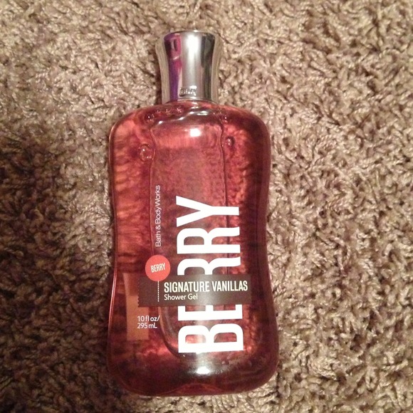 NWOT 10oz Bath &Body Works Shower Gel