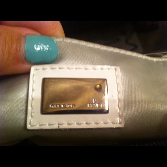 π«SOLDπ«Fendi Runway Clutch - Picture 2 of 4