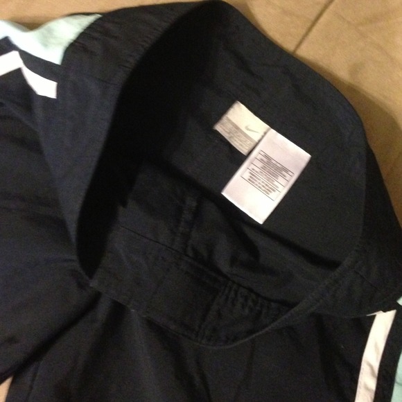 Nike shorts - Picture 2 of 3