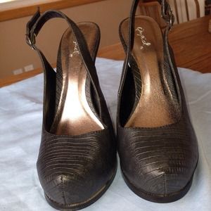 Qupid heels size 7