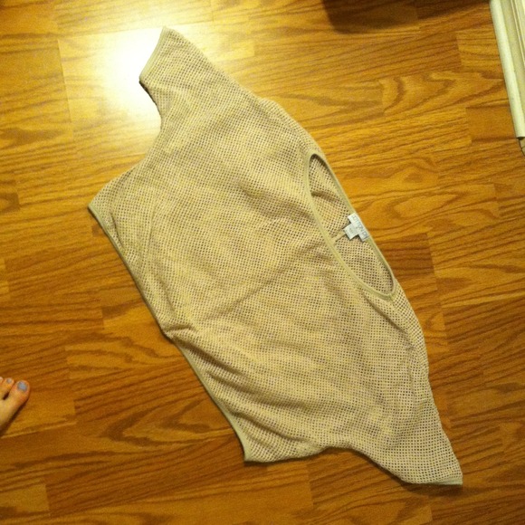 SOLD Tan mesh COTTON ON crop top! - Picture 4 of 4