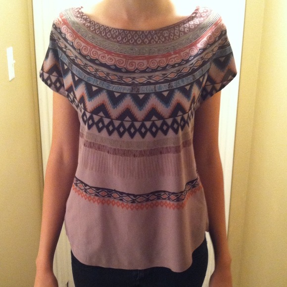 Tribal design Tee - Picture 1 of 2