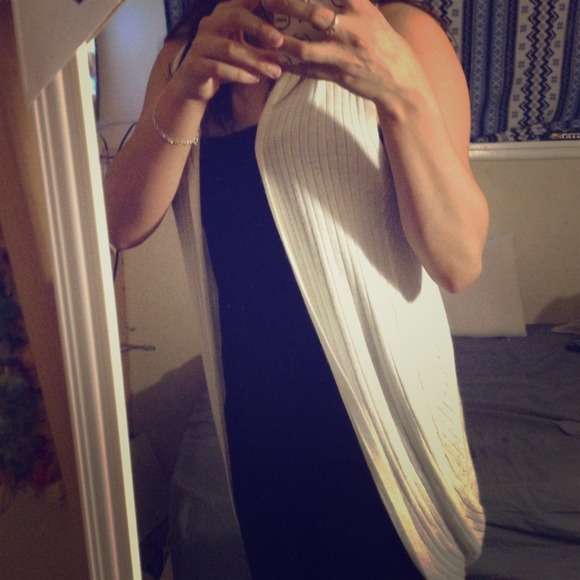 White Sleeveless cardigan