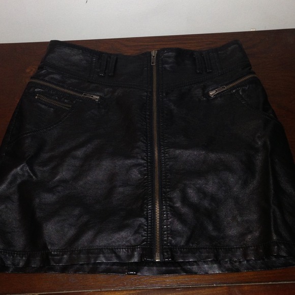 Black Leather H&M Skirt!