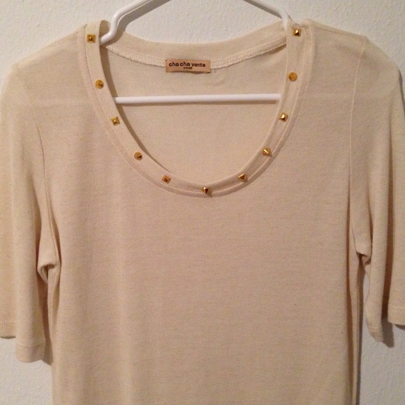 ❌❌SOLD in bundle❌❌NWOT studded top - Picture 2 of 4