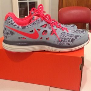 Nike Dual Fusion Lite.