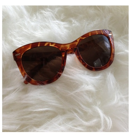 H&M Accessories - H&M tortoise sunglasses 💝Host Pick💝