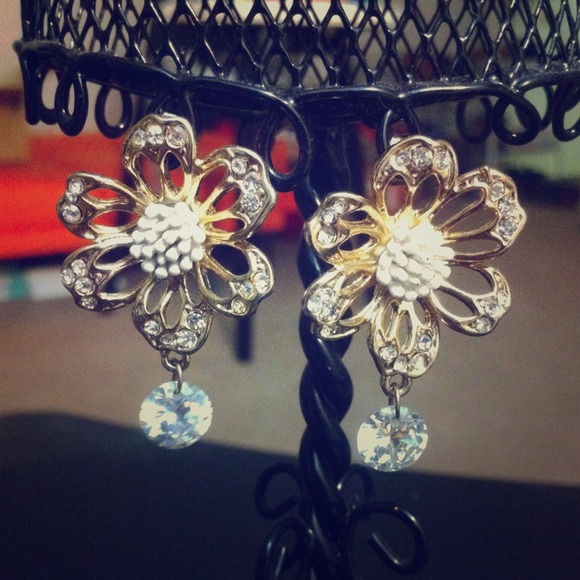 ✨diamond and gold✨ floral earring