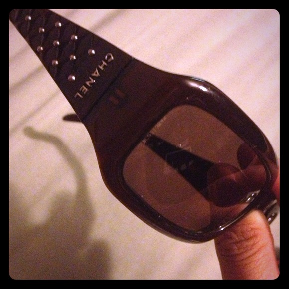 🚫SOLD🚫Chanel Sunglasses - Picture 1 of 4