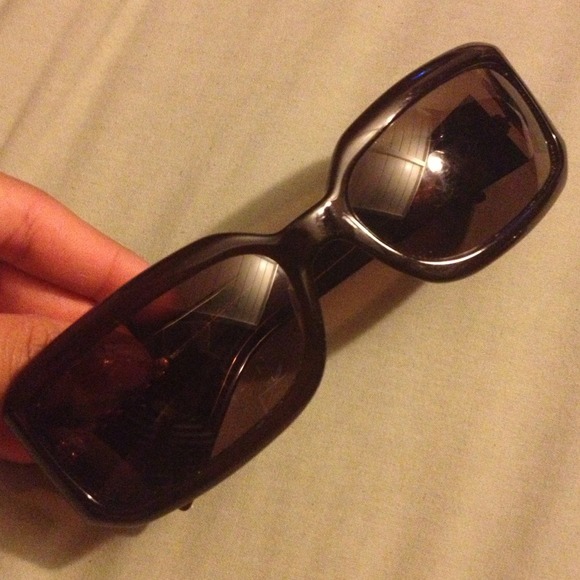 🚫SOLD🚫Chanel Sunglasses - Picture 2 of 4