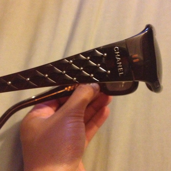🚫SOLD🚫Chanel Sunglasses - Picture 3 of 4