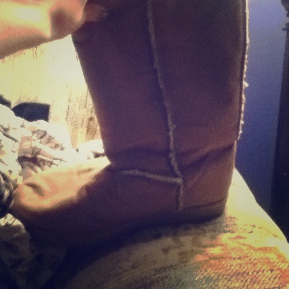 Uggs - Picture 1 of 2