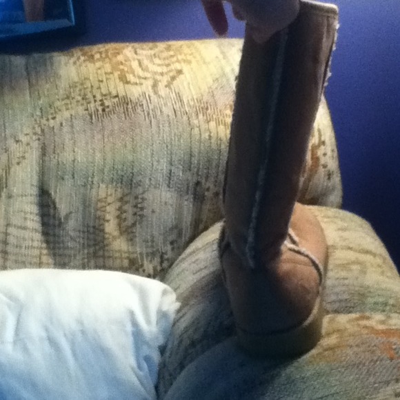 Uggs - Picture 2 of 2
