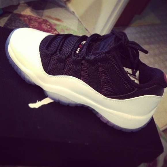 Jordan retro 11; 2013 release