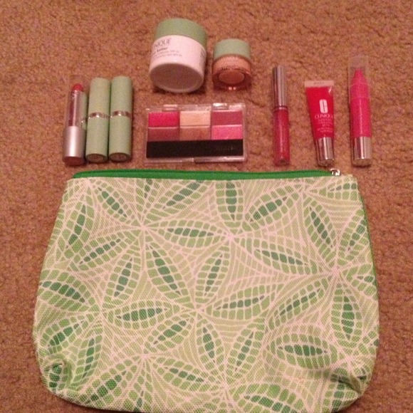 Makeup bundle with makeup bag
