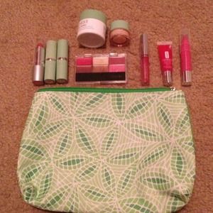 Makeup bundle with makeup bag