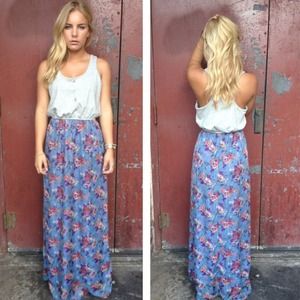 ✨REDUCED PRICE✨Grey w/ floral print maxi dress