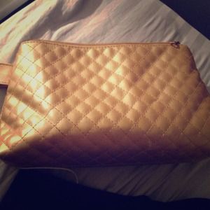 🚫Sold, golden Quilt looking Bag 🚫