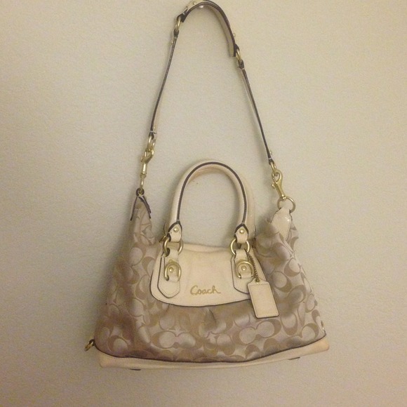 💯 Authentic Coach Ashley Satchel