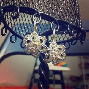 Betsey Johnson floral earring with diamond