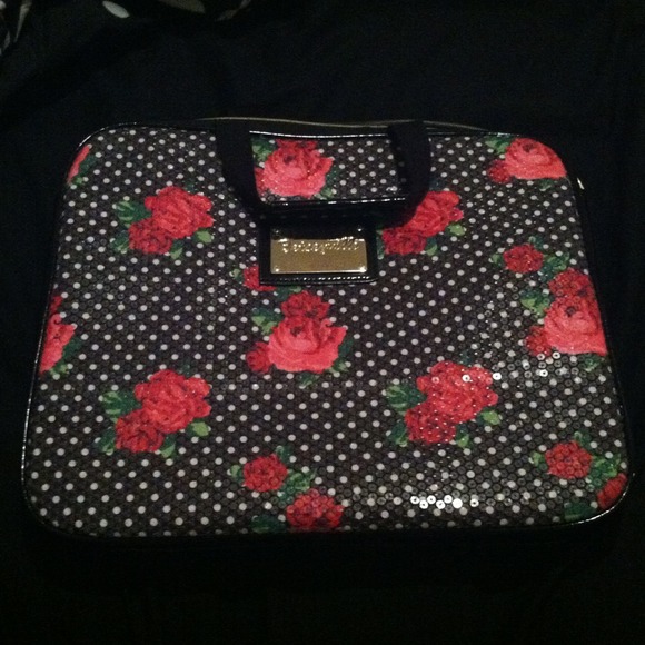 🎉🎈PRICE DROP🎉🎈Betsey Johnson laptop bag