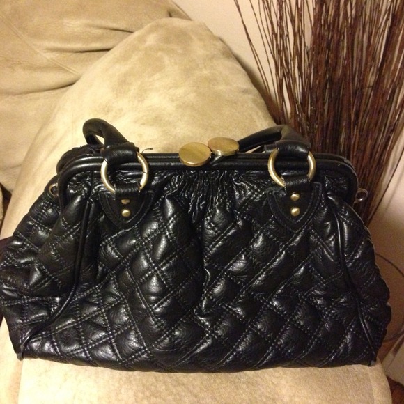 ⚡️SOLD⚡️Quilted purse with clasp top - Picture 2 of 3