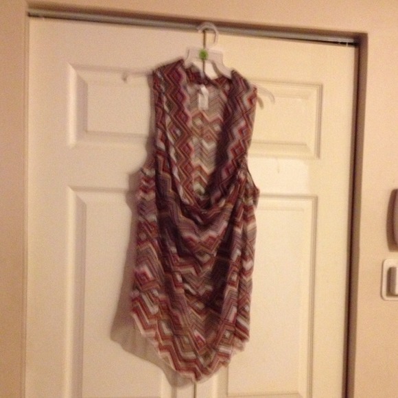 Sleeveless shirt