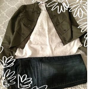 ⭕Sold!⭕F21 cream colored top