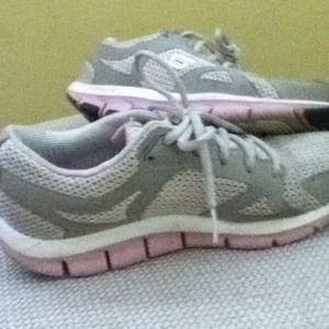 Sketchers sneakers