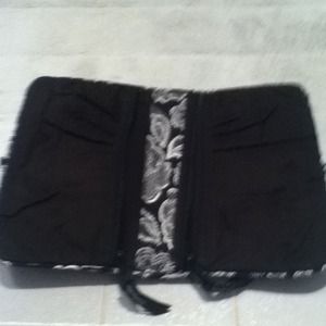 Thirty-one jewelry roll