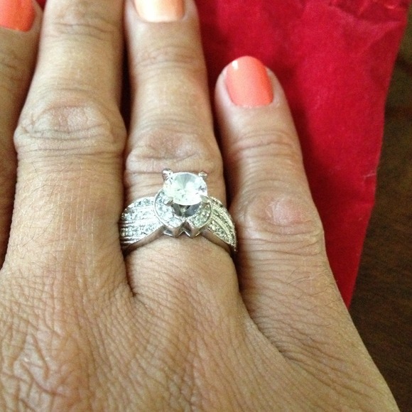 Beautiful CZ Ring. 🔴NO TRADE🔴 - Picture 3 of 3