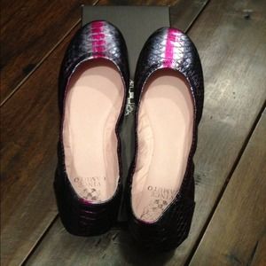 *SOLD* Vince camuto metallic ballet flats size 8