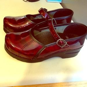 Dansko maroon red Mary Janes! Barely worn size 37!