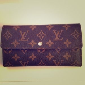 Louis Vuitton style wallet