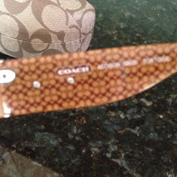 Coach Sunglasses - Picture 4 of 4