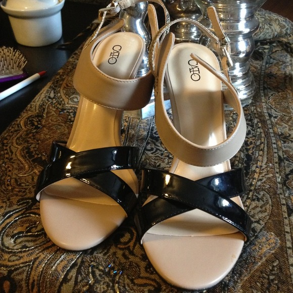 Great pair of heels , never worn , snake skins - Picture 3 of 3