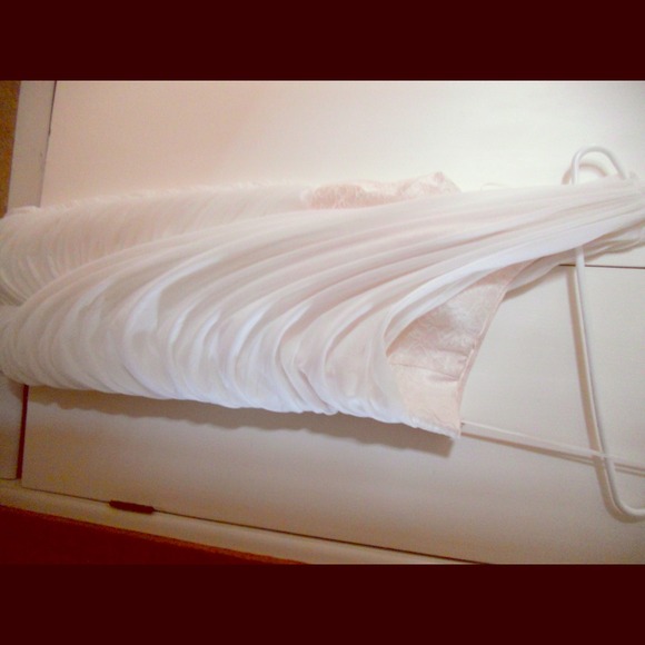 ❤SALE!❤Never Worn❤Seduce Ivory Draped Dress