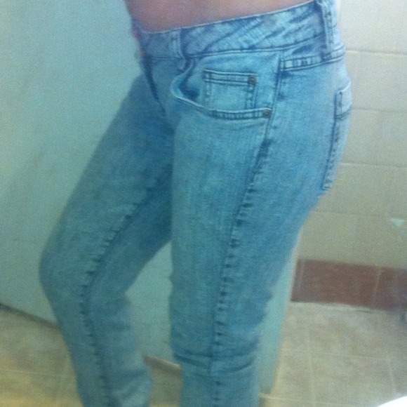 SOLD SOLDBluish and white skinny jeans - Picture 3 of 3