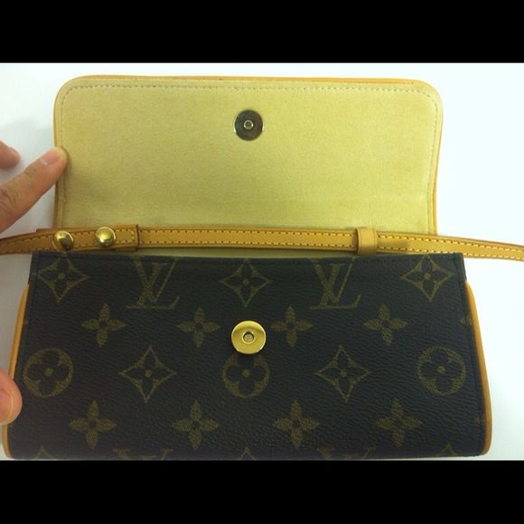 ⛔sold!!!⛔CA1011 louis vuitton pochette twin PM - Picture 2 of 4