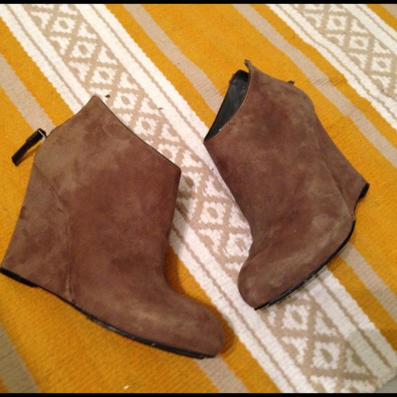 DKNY Boots - 💋HOST PICK: DKNY Aura Bootie in Griege Taupe