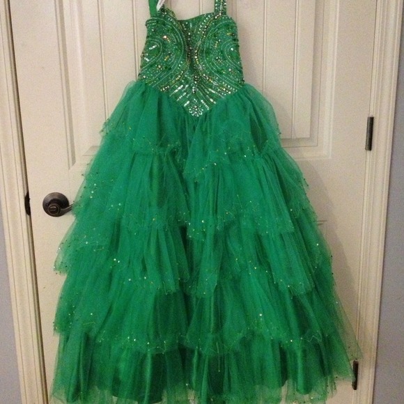 Pageant dresses - Picture 4 of 4