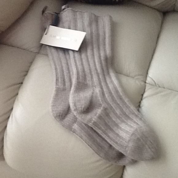 😱SOLD on EBAY🎉🎉 Host pic Burberry cashmere
