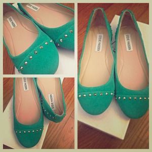 NWT Steve Madden suede flats