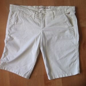 White Hollister shorts
